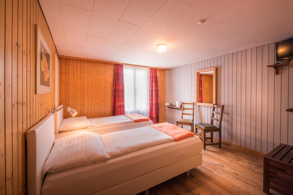 Hotel Tell And Apartments Unterseen Szoba fotó